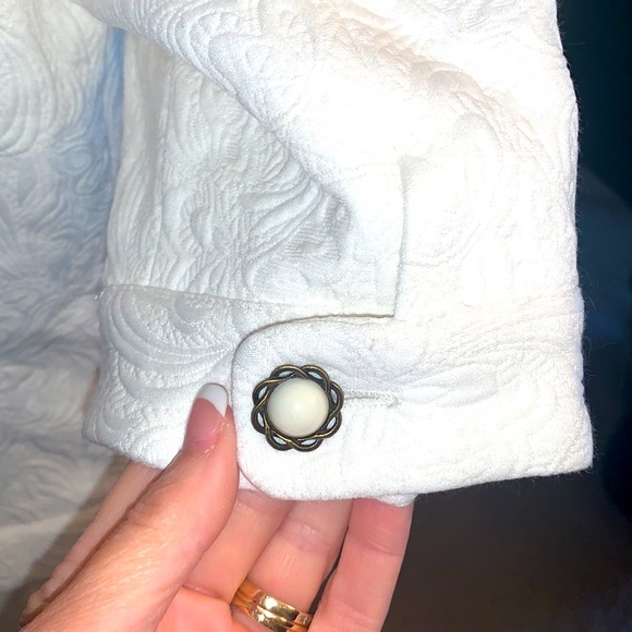 NWT⭐️Dressy Floral (Daisy) Design JACKET Cream Short Sleeve by DARLING🌼 - Picture 13 of 15